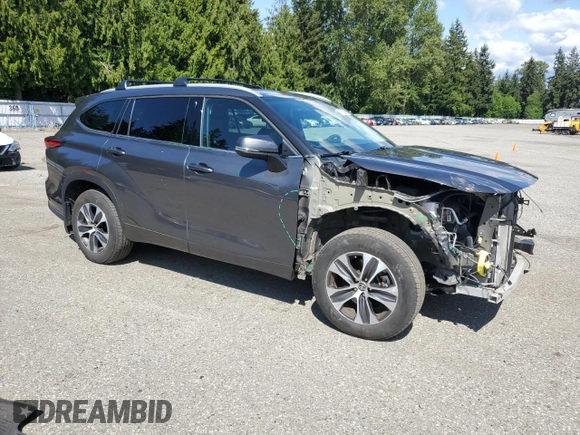 2022 Toyota Highlander XLE with VIN 5TDGZRBH3NS594857, listed as a Copart auction lot 57678895 with 21,899 mi miles and Salvage title. Bid and sale history available at DreamBid. Image 4.