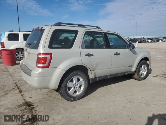 2008 Ford Escape XLS z VIN 1FMCU02Z78KE31704, wystawiony jako Copart lot #45279665 z przebiegiem Nie podano mil oraz Czysty tytuł • Clean title. Historia ofert i sprzedaży dostępna na DreamBid. Obrazek 3.
