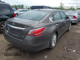 2014 Nissan Altima SV with VIN 1N4AL3AP9EC152041, listed as a IAAI auction lot 42250594 with 190,033 mi miles and . Bid and sale history available at DreamBid. Image 4.