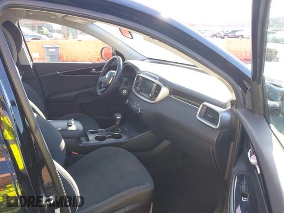 2019 Kia Sorento L with VIN 5XYPG4A36KG574285, listed as a IAAI auction lot 41647367 with 74,808 mi miles. Bid and sale history available at carsss.com. Image 5.