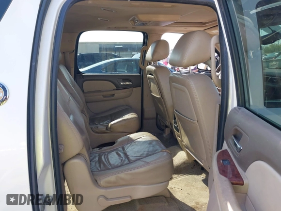 2010 Chevrolet Suburban LTZ with VIN 1GNUCKE06AR277074, listed as a IAAI auction lot 41828184 with 260,839 mi miles. Bid and sale history available at carsss.com. Image 8.