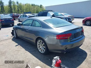 2012 Audi A5 Prestige z VIN WAUVFAFR6CA006915, wystawiony jako IAAI lot #42225588 z przebiegiem 121 237 mil mil oraz . Historia ofert i sprzedaży dostępna na DreamBid. Obrazek 3.