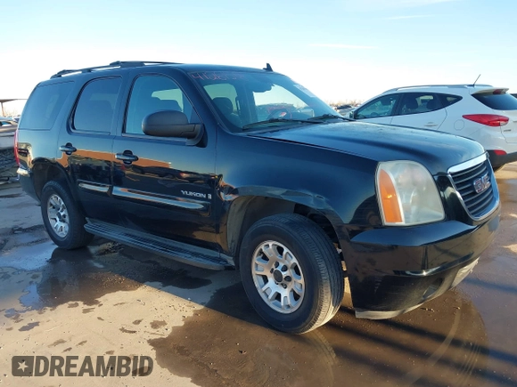 2008 GMC Yukon SLT w/4SB with VIN 1GKFC13J18R260916, listed as a IAAI auction lot 41261518 with 221,104 mi miles. Bid and sale history available at carsss.com. Image 6.