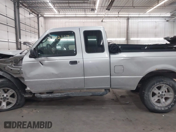 2005 Ford Ranger XL with VIN 1FTZR15E85PA45404, listed as a IAAI auction lot 41542137 with 1 mi miles. Bid and sale history available at carsss.com. Image 15.
