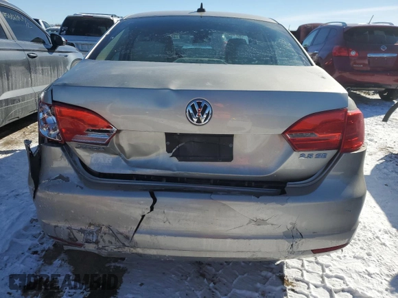 2013 Volkswagen Jetta SE z VIN 3VWDX7AJ8DM232729, wystawiony jako Copart lot #45302315 z przebiegiem 121 938 mil mil oraz Szkoda całkowita • Salvage title. Historia ofert i sprzedaży dostępna na DreamBid. Obrazek 6.