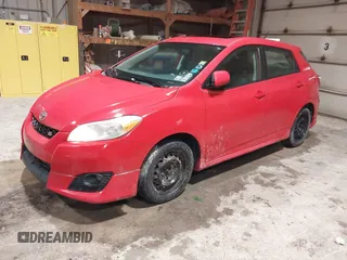 2009 Toyota Matrix S z VIN 2T1KE40E39C014426, wystawiony jako IAAI lot #42330634 z przebiegiem 237 012 mil mil oraz . Historia ofert i sprzedaży dostępna na DreamBid. Obrazek 2.