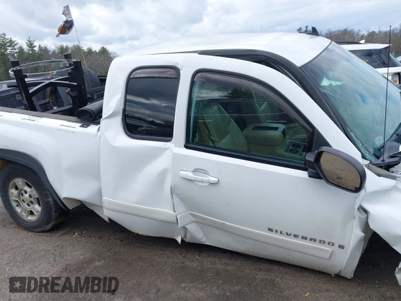 2008 Chevrolet Silverado 1500 LTZ with VIN 1GCEK19J58E181029, listed as a IAAI auction lot 41866976 with 183,824 mi miles. Bid and sale history available at carsss.com. Image 13.