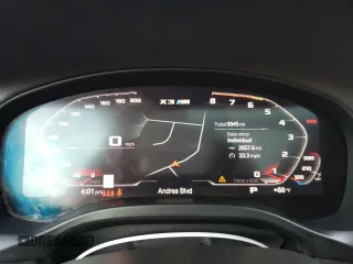 2022 BMW X3 M z VIN 5YM13EC09N9J58240, wystawiony jako Copart lot #39206934 z przebiegiem 9945 mil mil oraz . Historia ofert i sprzedaży dostępna na DreamBid. Obrazek 9.