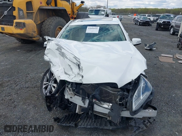 2016 Mercedes-Benz E-Class E 350 Luxury with VIN WDDHF8JB9GB191986, listed as a IAAI auction lot 42049916 with 122,012 mi miles. Bid and sale history available at carsss.com. Image 12.