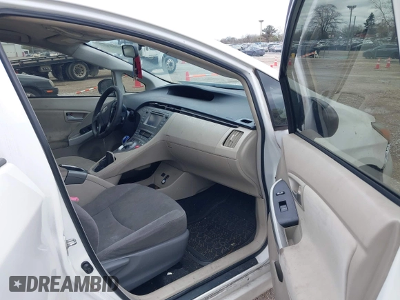 2012 Toyota Prius One with VIN JTDKN3DU4C5462870, listed as a IAAI auction lot 42091577 with 370,495 mi miles. Bid and sale history available at carsss.com. Image 5.