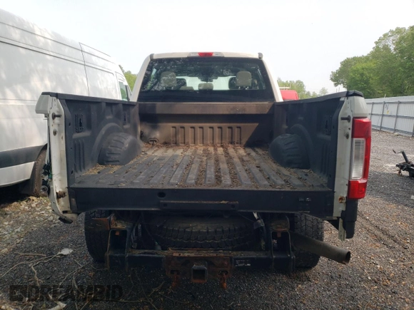 2017 Ford F-350 Platinum z VIN 1FT8W3B64HED38648, wystawiony jako Copart lot #57164235 z przebiegiem 82 440 mil mil oraz Szkoda całkowita • Salvage title. Historia ofert i sprzedaży dostępna na DreamBid. Obrazek 6.