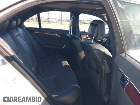 2011 Mercedes-Benz C 300 Sport с VIN WDDGF5EB0BA476899, выставлен на аукционе IAAI как лот 42192386 с пробегом 164 550 миль миль и . История ставок и продаж доступна на DreamBid. Изображение 8.
