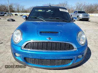 2010 MINI Convertible S с VIN WMWMS3C51ATZ85359, выставлен на аукционе Copart как лот 48480345 с пробегом 95 245 миль миль и Чистый • Clean title. История ставок и продаж доступна на DreamBid. Изображение 5.
