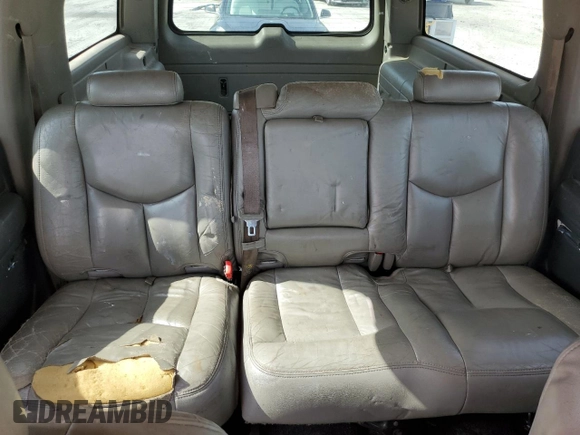 2003 Chevrolet Suburban LT z VIN 1GNEC16Z23J338840, wystawiony jako Copart lot #59962715 z przebiegiem 264 250 mil mil oraz Szkoda całkowita • Salvage title. Historia ofert i sprzedaży dostępna na DreamBid. Obrazek 10.