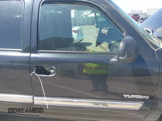 2006 Chevrolet Tahoe LS with VIN 1GNEC13V96R167740, listed as a IAAI auction lot 42384289 with 242,572 mi miles and . Bid and sale history available at DreamBid. Image 6.