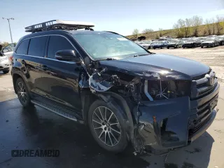 2018 Toyota Highlander SE with VIN 5TDKZRFH3JS540733, listed as a Copart auction lot 55099315 with 80,067 mi miles and Salvage title. Bid and sale history available at DreamBid. Image 4.