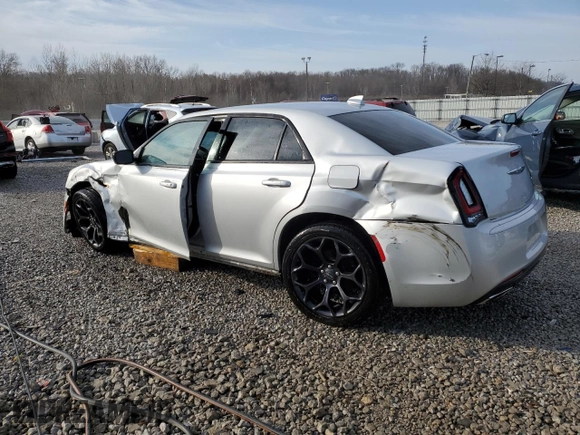 2019 Chrysler 300 Touring with VIN 2C3CCAAG2KH654488, listed as a Copart auction lot 49056915 with 72,227 mi miles and Salvage Title. Bid and sale history available at carsss.com. Image 2.