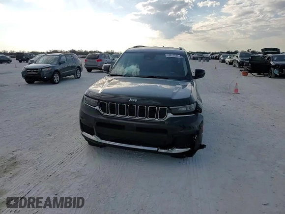 2023 Jeep Grand Cherokee Laredo z VIN 1C4RJKAG3P8873510, wystawiony jako Copart lot #44617535 z przebiegiem 15 685 mil mil oraz Szkoda całkowita • Salvage title. Historia ofert i sprzedaży dostępna na DreamBid. Obrazek 11.