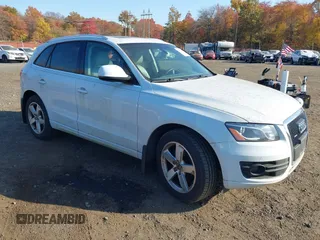 2012 Audi Q5 2.0T Premium Plus with VIN WA1LFBFPXCA050814, listed as a IAAI auction lot 40664327 with 47,501 mi miles. Bid and sale history available at carsss.com. Image 1.