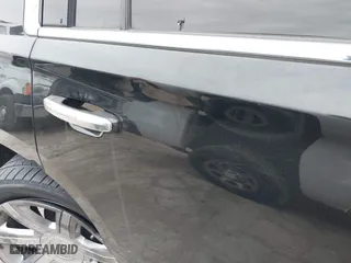 2018 Cadillac Escalade Luxury with VIN 1GYS4BKJ3JR143952, listed as a IAAI auction lot 41333902 with 124,265 mi miles. Bid and sale history available at carsss.com. Image 19.