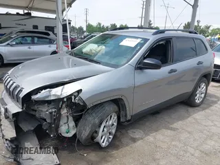 2016 Jeep Cherokee Sport with VIN 1C4PJLAB2GW324331, listed as a IAAI auction lot 42432937 with 50,270 mi miles and . Bid and sale history available at DreamBid. Image 17.