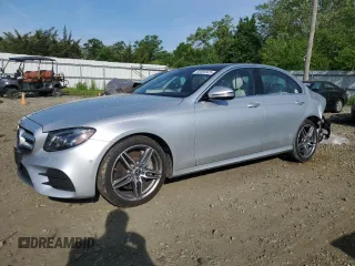 2019 Mercedes-Benz E 300 z VIN WDDZF4KB2KA596033, wystawiony jako Copart lot #56580925 z przebiegiem 70 725 mil mil oraz Szkoda całkowita • Salvage title. Historia ofert i sprzedaży dostępna na DreamBid. Obrazek 1.