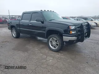 2006 Chevrolet Silverado 1500 LT1 with VIN 2GCEK13Z261356091, listed as a IAAI auction lot 41734558 with 247,209 mi miles. Bid and sale history available at carsss.com. Image 1.