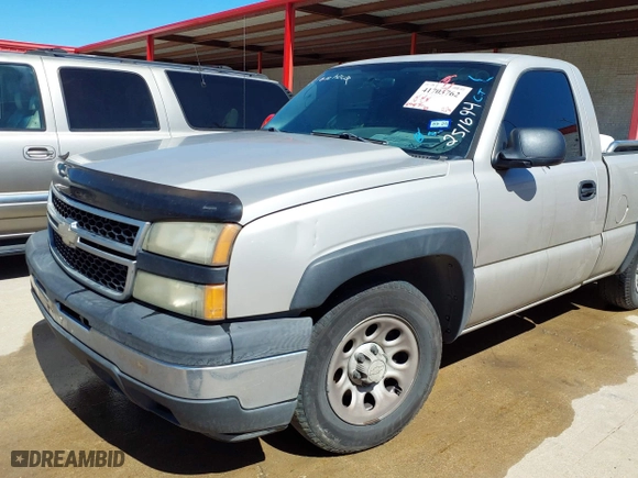 2006 Chevrolet Silverado 1500 LS with VIN 1GCEC14V06Z251694, listed as a IAAI auction lot 41703762 with 199,716 mi miles. Bid and sale history available at carsss.com. Image 2.