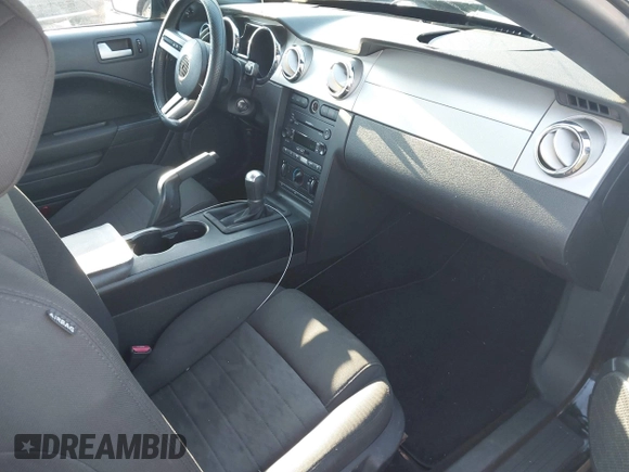 2005 Ford Mustang GT Deluxe with VIN 1ZVHT82H455205677, listed as a IAAI auction lot 42651512 with 221,876 mi miles and . Bid and sale history available at DreamBid. Image 5.