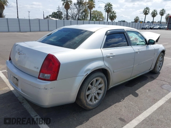 2006 Chrysler 300 with VIN 2C3KA43R46H523392, listed as a IAAI auction lot 41841845 with 192,740 mi miles. Bid and sale history available at carsss.com. Image 4.
