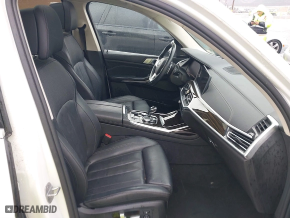 2019 BMW X7 xDrive40i with VIN 5UXCW2C57KL084137, listed as a IAAI auction lot 41662958 with 34,751 mi miles. Bid and sale history available at carsss.com. Image 5.