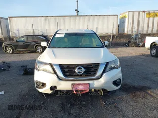 2017 Nissan Pathfinder SV with VIN 5N1DR2MM9HC645218, listed as a IAAI auction lot 40697929 with 103,533 mi miles. Bid and sale history available at carsss.com. Image 12.