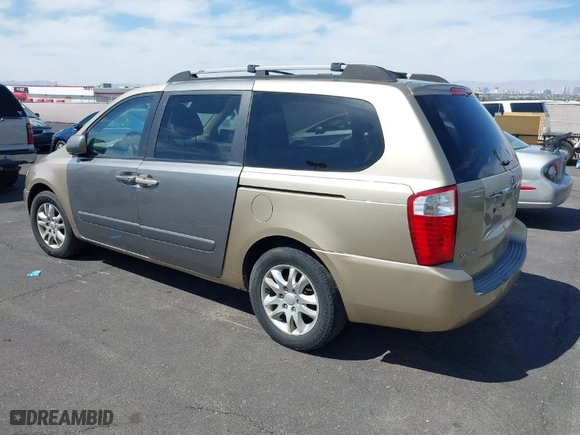 2006 Kia Sedona LX with VIN KNDMB233X66069684, listed as a IAAI auction lot 41997424 with 191,982 mi miles. Bid and sale history available at carsss.com. Image 3.