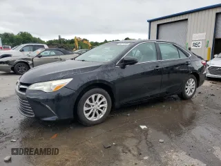 2015 Toyota Camry XLE z VIN 4T1BF1FK8FU101290, wystawiony jako Copart lot #59214305 z przebiegiem 215 251 mil mil oraz Szkoda całkowita • Salvage title. Historia ofert i sprzedaży dostępna na DreamBid. Obrazek 1.