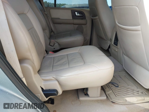 2006 Ford Expedition Special Service with VIN 1FMFU15586LA92986, listed as a IAAI auction lot 41537680 with 171,159 mi miles. Bid and sale history available at carsss.com. Image 8.