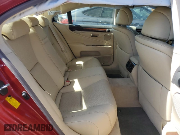 2013 Lexus LS 460 z VIN JTHBL5EF2D5124370, wystawiony jako Copart lot #56063585 z przebiegiem 122 301 mil mil oraz Szkoda całkowita • Salvage title. Historia ofert i sprzedaży dostępna na DreamBid. Obrazek 10.