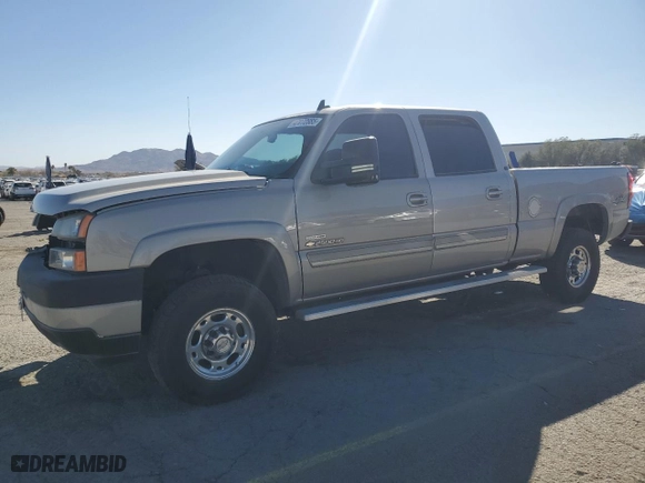2006 Chevrolet Silverado 2500HD LT2 with VIN 1GCHK23D46F200540, listed as a Copart auction lot 47072885 with 160,542 mi miles and Salvage Title. Bid and sale history available at carsss.com. Image 1.