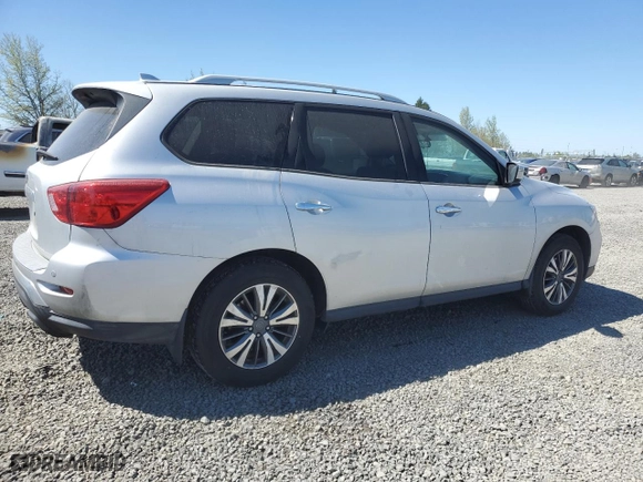 2020 Nissan Pathfinder S with VIN 5N1DR2AN0LC637868, listed as a Copart auction lot 52652525 with 134,045 mi miles and Clean Title. Bid and sale history available at carsss.com. Image 3.