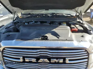 2019 Ram 2500 Laramie z VIN 3C6UR5FL1KG657255, wystawiony jako Copart lot #43664075 z przebiegiem 29 126 mil mil oraz Szkoda całkowita • Salvage title. Historia ofert i sprzedaży dostępna na DreamBid. Obrazek 11.