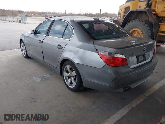 2006 BMW 5 Series 525i with VIN WBANE53596B992242, listed as a IAAI auction lot 41439708 with 176,575 mi miles and . Bid and sale history available at carsss.com. Image 3.