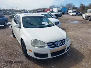 2008 Volkswagen Jetta Sedan SE with VIN 3VWRM71K18M042753, listed as a IAAI auction lot 41280575 with 208,244 mi miles. Bid and sale history available at carsss.com. Image 1.