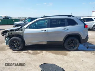 2016 Jeep Cherokee Latitude with VIN 1C4PJLCB2GW185637, listed as a IAAI auction lot 41894019 with 87,888 mi miles and . Bid and sale history available at DreamBid. Image 15.
