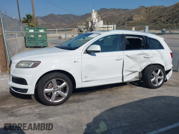 2014 Audi Q7 S line Prestige with VIN WA1DGAFE2ED010013, listed as a IAAI auction lot 42454744 with Not provided miles and . Bid and sale history available at DreamBid. Image 14.