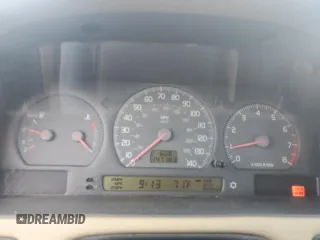 2000 Volvo S70 z VIN YV1LS61J3Y2668760, wystawiony jako Copart lot #86589334 z przebiegiem 147 183 mil mil oraz Czysty tytuł • Clean title. Historia ofert i sprzedaży dostępna na DreamBid. Obrazek 9.