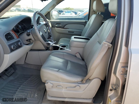 2009 Chevrolet Suburban LT w/1LT with VIN 1GNFK26399R260429, listed as a Copart auction lot 72008494 with 186,759 mi miles and Clean Title. Bid and sale history available at carsss.com. Image 7.