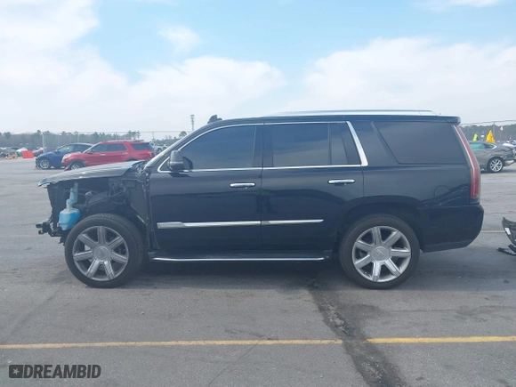 2017 Cadillac Escalade Luxury with VIN 1GYS4BKJ3HR307534, listed as a IAAI auction lot 41762802 with 109,420 mi miles. Bid and sale history available at carsss.com. Image 15.