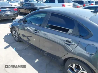 2021 Kia Forte LXS z VIN 3KPF24ADXME356322, wystawiony jako IAAI lot #42237624 z przebiegiem 52 609 mil mil oraz . Historia ofert i sprzedaży dostępna na DreamBid. Obrazek 14.