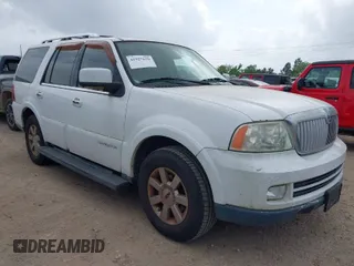 2006 Lincoln Navigator Luxury with VIN 5LMFU27576LJ27131, listed as a IAAI auction lot 41927620 with 126,423 mi miles. Bid and sale history available at carsss.com. Image 1.