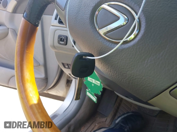 2005 Lexus ES 330 with VIN JTHBA30G555100804, listed as a IAAI auction lot 41595677 with 259,404 mi miles. Bid and sale history available at carsss.com. Image 11.