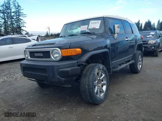 2008 Toyota FJ Cruiser with VIN JTEBU11F780104062, listed as a IAAI auction lot 41010076 with 220,975 mi miles. Bid and sale history available at carsss.com. Image 17.